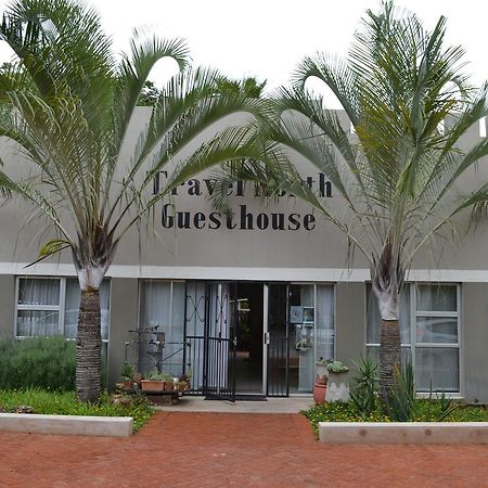 Travel North Guesthouse ซูเมบ ภายนอก รูปภาพ