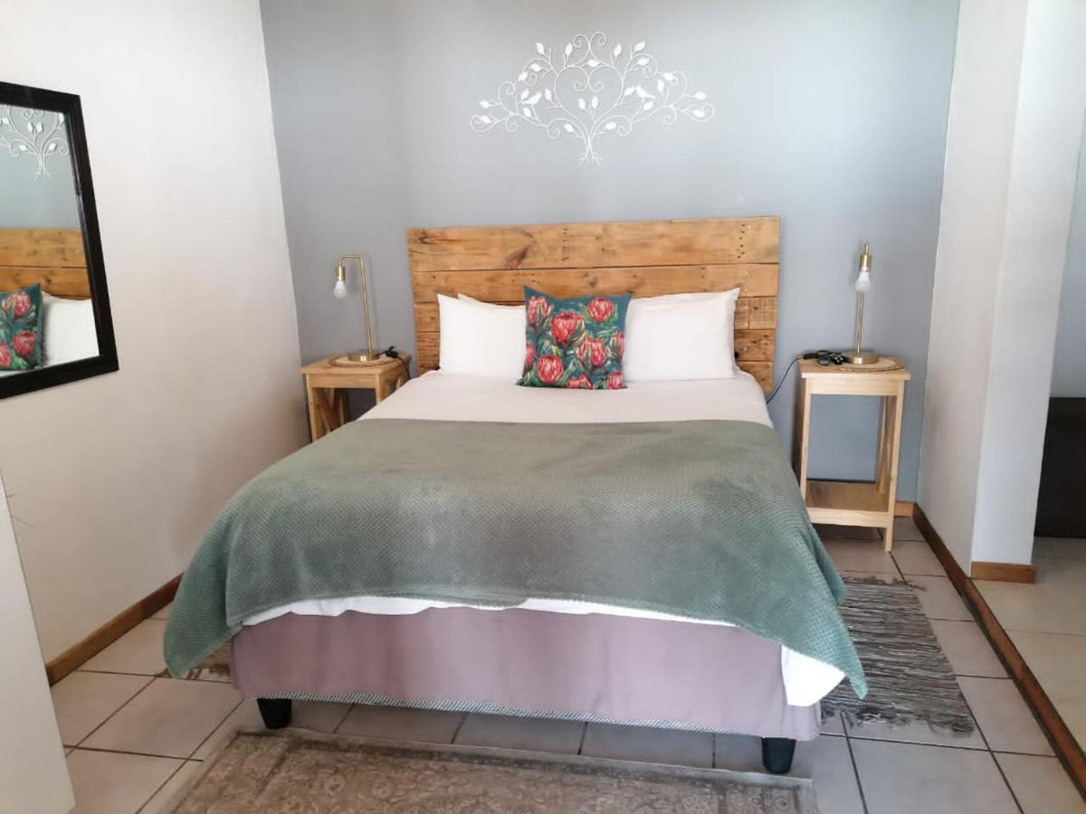 Travel North Guesthouse ซูเมบ ภายนอก รูปภาพ