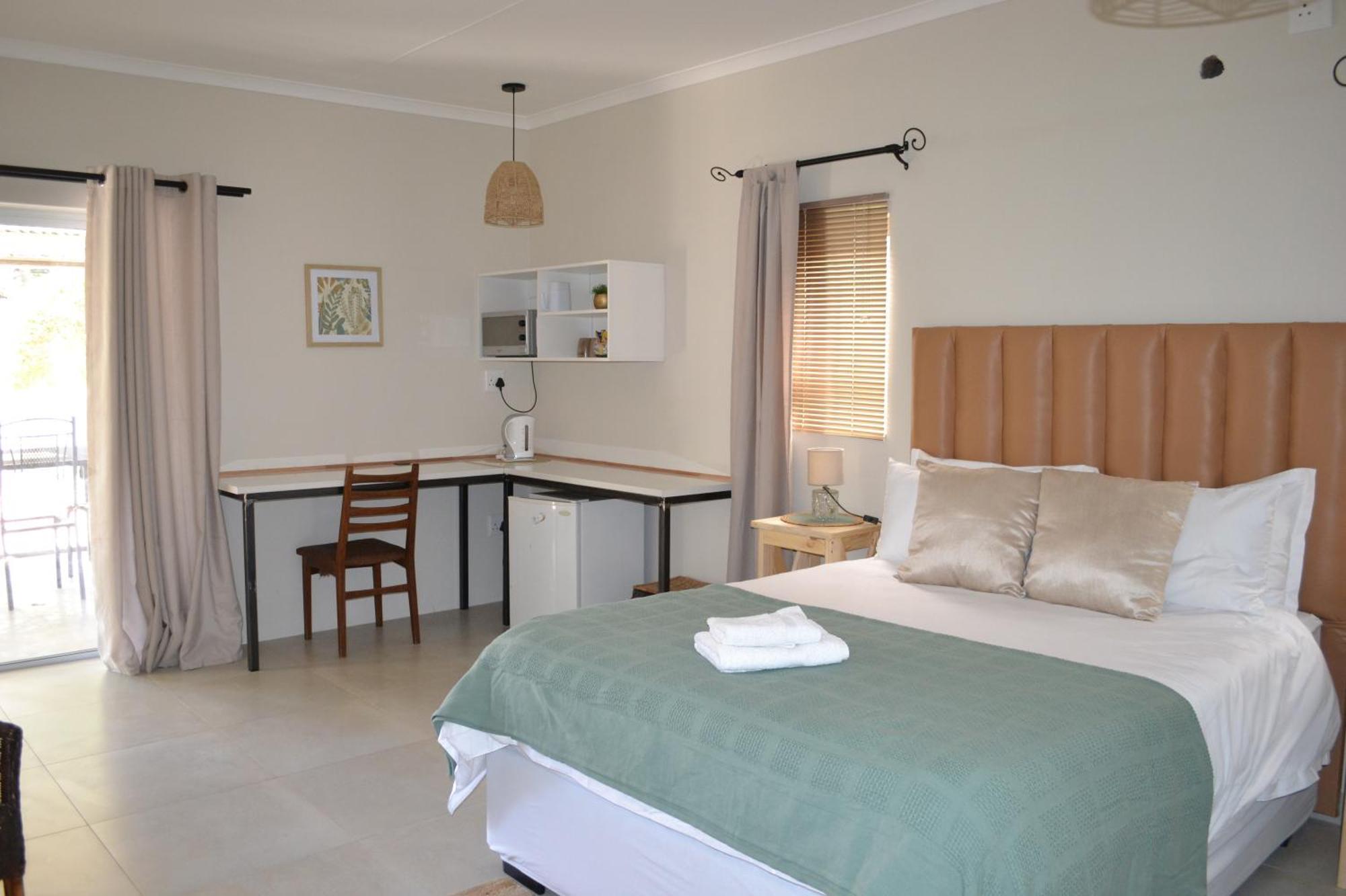 Travel North Guesthouse ซูเมบ ภายนอก รูปภาพ
