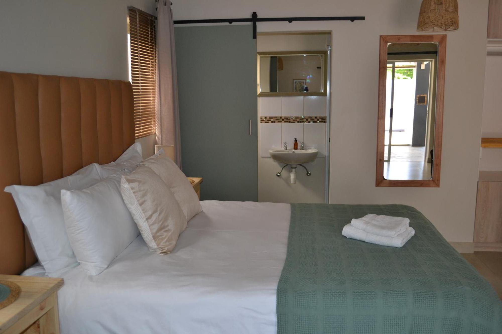 Travel North Guesthouse ซูเมบ ภายนอก รูปภาพ