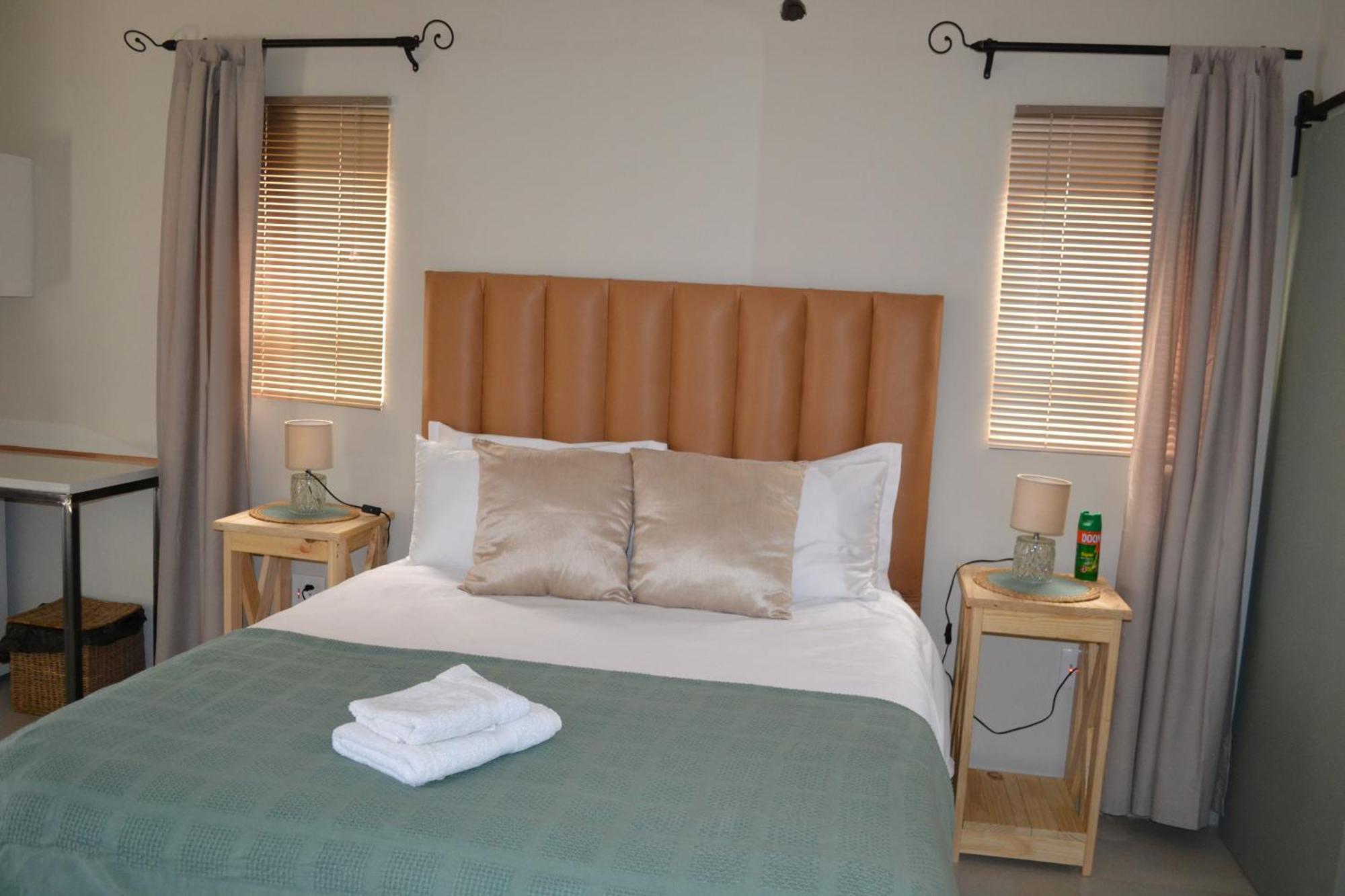 Travel North Guesthouse ซูเมบ ภายนอก รูปภาพ