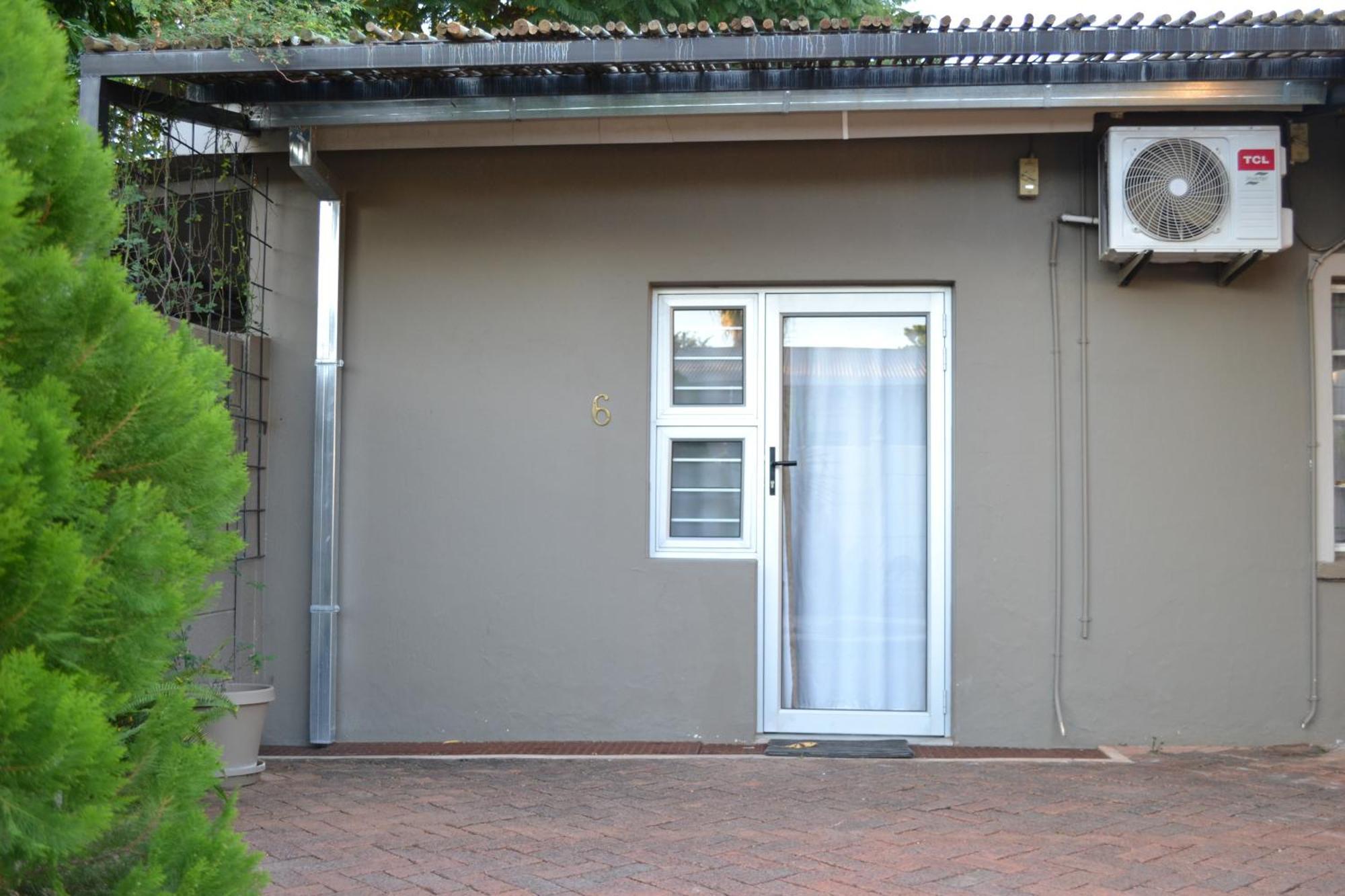 Travel North Guesthouse ซูเมบ ภายนอก รูปภาพ