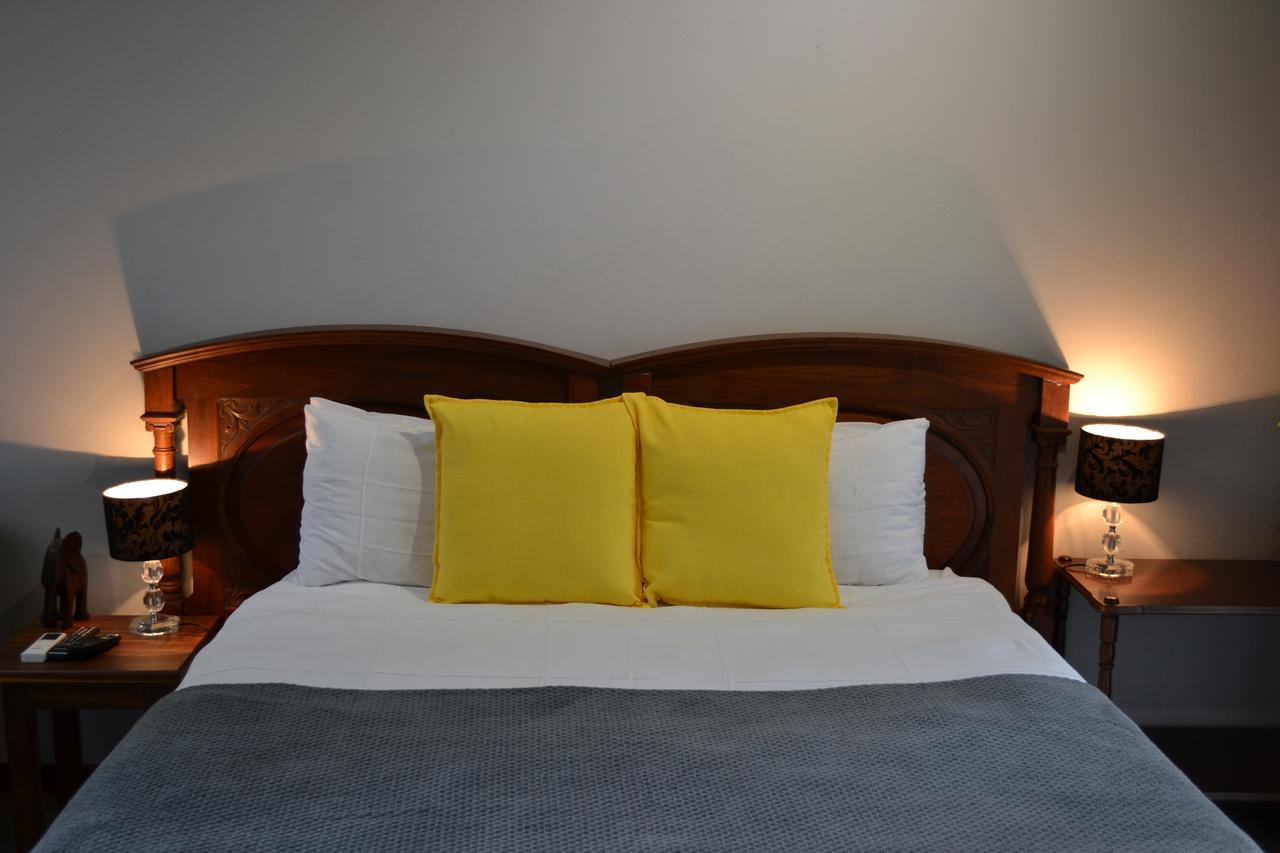 Travel North Guesthouse ซูเมบ ภายนอก รูปภาพ